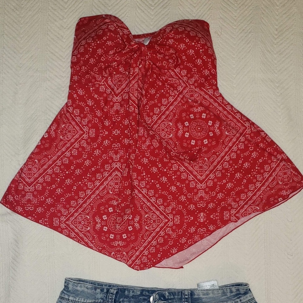 Strapless top
